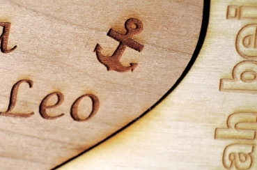 Preview: Teelichthalter Holz Herz Detailaufnahme